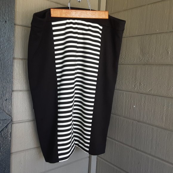 Calvin Klein Size 12 skirt - Picture 2 of 6